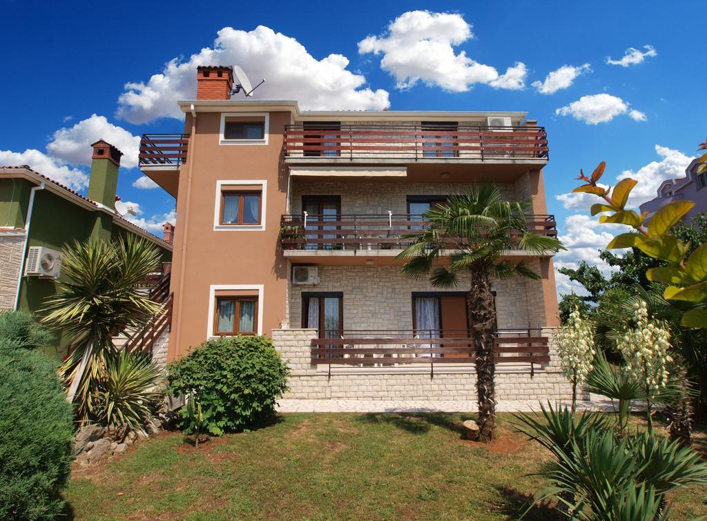Apartments Mile 1249 Fažana Exterior foto